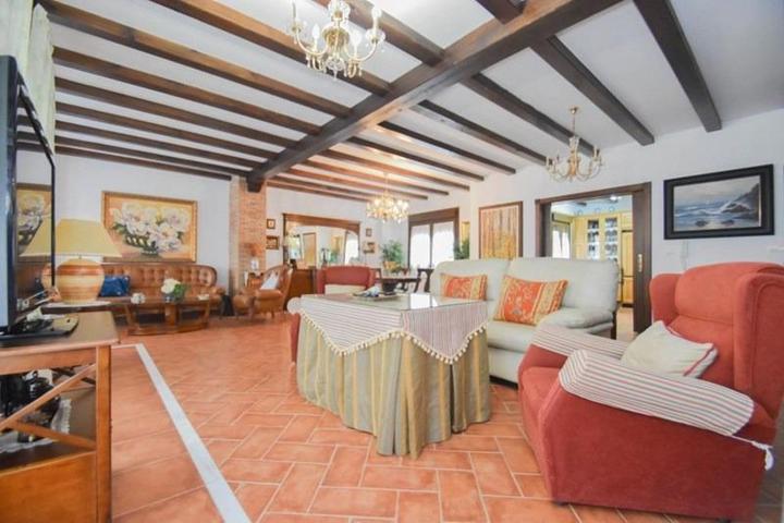 Estupenda casa para entrar a vivir de 3 plantas en Jerez del Marquesado photo 0
