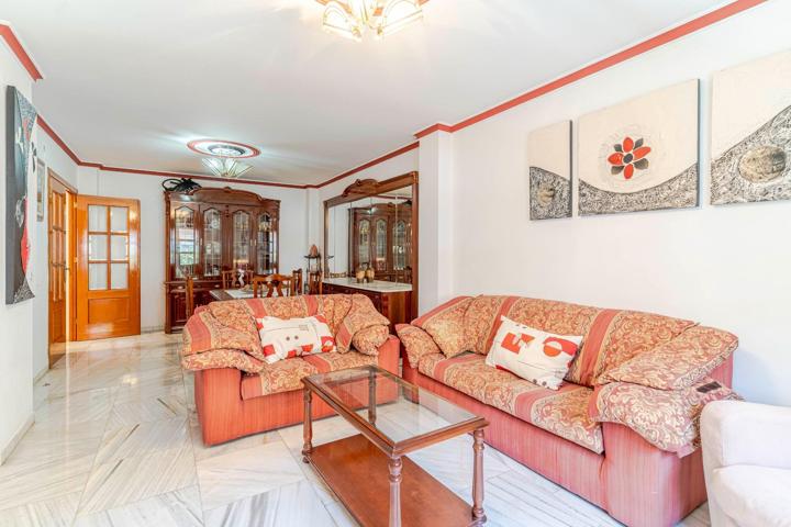 ¡Descubre tu nuevo hogar en el corazón de Huétor Tajar! photo 0