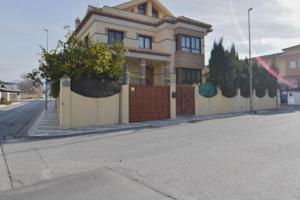 Chalet independiente haciendo esquina photo 0