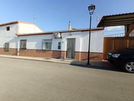 ¡Oportunidad en Peñuelas! Casa en planta baja con amplio espacio y comodidad photo 0