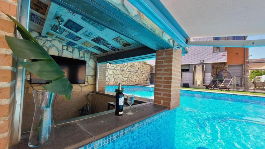 CHALET PAREADO EN VENTA EN RIVAS FUTURA, URBANIZACION CERRADA SEMINUEVO photo 0