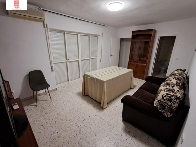 MONTIJO, ALQUILER AMPLIO PISO PLANTA 1ª, LUMINOSO Y CON TERRAZA DE 23 M2, COCINA EQUIPADA, CLIMATIZADO photo 0