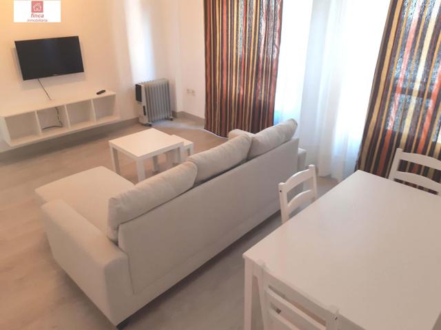 MONTIJO, ALQUILER PISO 1ª PLANTA REFORMADO, AMPLIO Y LUMINOSO, CON TERRAZA. photo 0