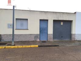 MONTIJO VENTA SOLAR CON GARAJE, PARCELA DE 140 M2 CON TOMA DE AGUA photo 0