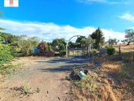 VENTA CHALET MONTIJO, ZONA COTO CARDIZAL (LOS ARENALES) CON VIVIENDA, PLACAS SOLARES Y POZO DE AGUA photo 0