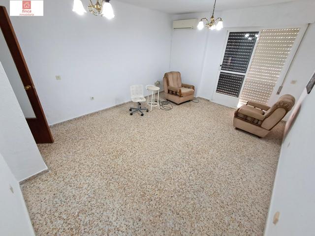 VENTA MONTIJO, PISO PLANTA BAJA, ZONA LA PRADERA, LUMINOSO, DE ESQUINA, AMPLIO Y CON SPLIT AIRE ACONDICIONADO photo 0