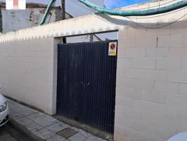 VENTA SOLAR EN MONTIJO, ZONA CENTRO, URBANO RESIDENCIAL, AMPLIO Y CON POZO DE AGUA photo 0