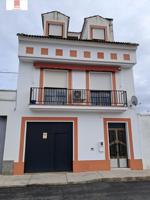 MONTIJO VENTA VIVIENDA CON GARAJE, 274 M2 CONSTRUIDOS, AMPLIO PATIO PARA PODER HACERTE PISCINA photo 0