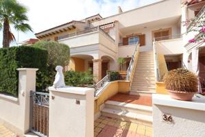 Bungalow Planta Alta en Punta Prima, Orihuela Costa - Confort y Cercanía al Mar photo 0