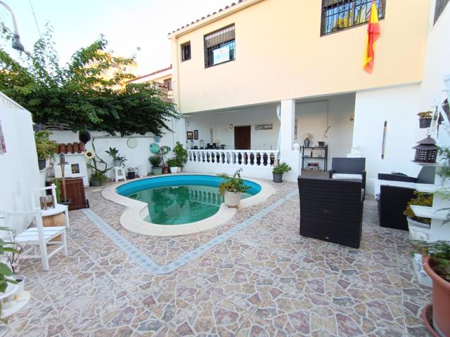 REF-08563 SALICO INMOBILIARIA VENDE ESPECTACULAR CHALET ADOSADO A 400 METROS DE LA PLAYA photo 0