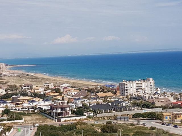 1 dormitorio, vistas al mar, cerca de la playa de La Mata photo 0