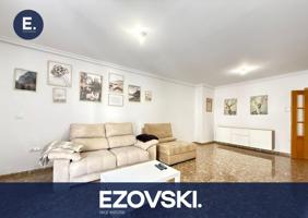 Espaciosa y luminosa vivienda junto a Avenida Benito Pérez Galdós photo 0