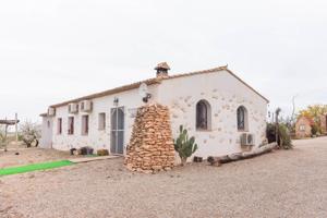 Se vende chalet único - Un rincón dónde habita el arte photo 0