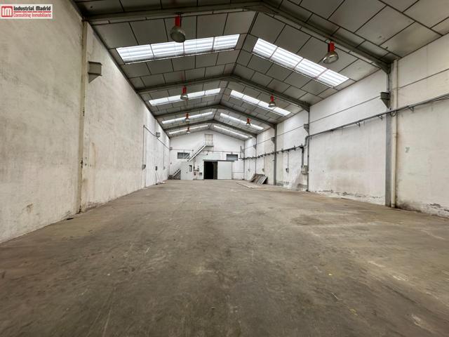 NAVE INDUSTRIAL CON CAMARA FRIGORÍFICA EN VENTA ARGANDA DE REY photo 0