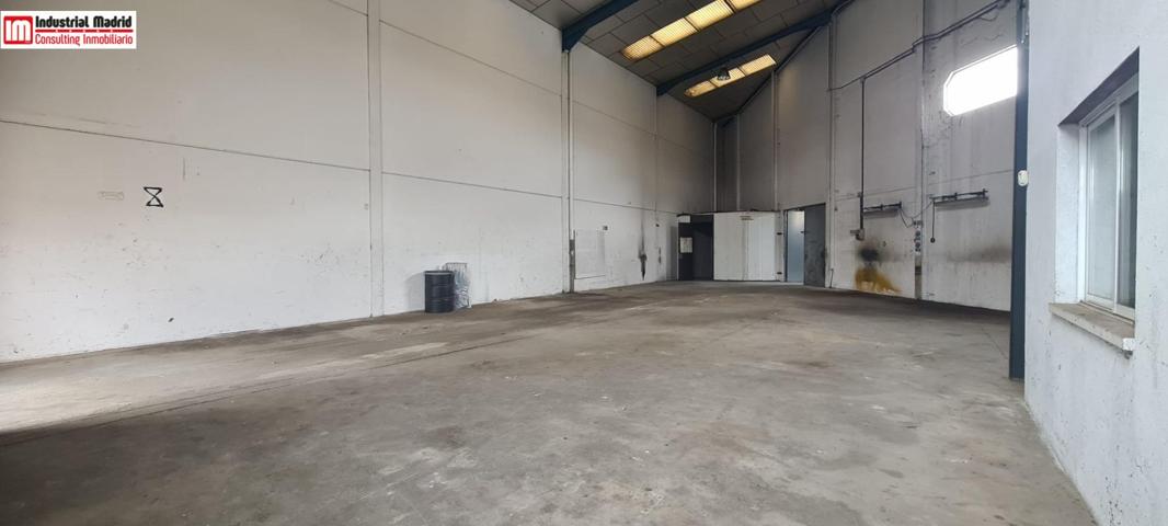 SE VENDE NAVE INDUSTRIAL EN TORRES DE LA ALAMEDA photo 0
