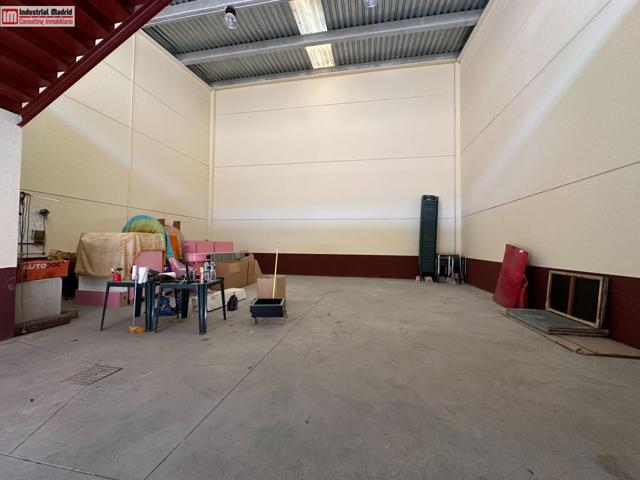 SE VENDE NAVE INDUSTRIAL EN RENTABILIDAD EN CIEMPOZUELOS photo 0