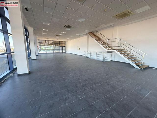 OPORTUNIDAD NAVE COMERCIAL EN ARGANDA DEL REY photo 0