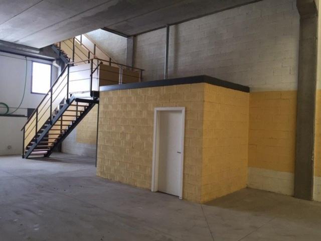 SE VENDE NAVE EN RENTABILIDAD EN ARGANDA DEL REY photo 0