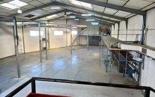 MAGNÍFICA NAVE EN VENTA EN ARGANDA DEL REY photo 0