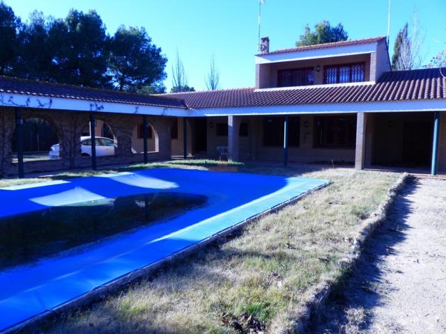 SE VENDE PRECIOSA PARCELA CON PISCINA EN RIACHUELOS II. photo 0