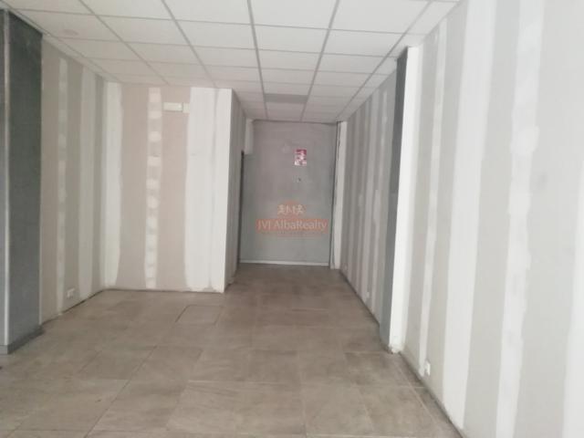 SE VENDE LOCAL COMERCIAL PARA REFORMAR photo 0