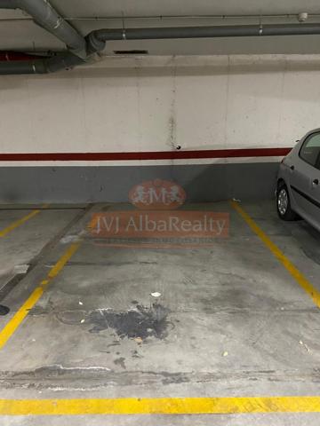 SE VENDEN PLAZA DE GARAJE Y TRASTERO EN LA MISMA FINCA, ZONA FACULTAD DE MEDICINA. photo 0