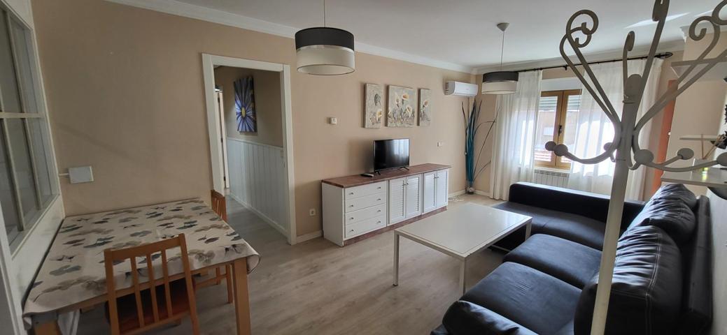 SE ALQUILA PRECIOSO APARTAMENTO ( 2º SIN ASCENSOR), 2 DORMT Y 1 BAÑO , ZONA CARREFOUR, MUY LUMINOSO photo 0