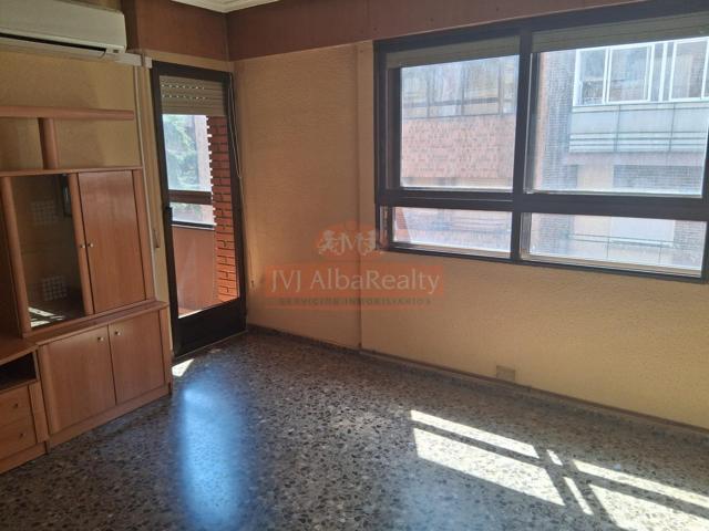 ACOGEDOR APARTAMENTO EN VENTA EN ZONA ENSANCHE CON GARAJE Y TRASTERO photo 0