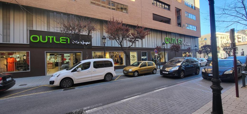 SE VENDE PISAZO REFORMADO, 3 DORMITORIOS (ANTES 4) CON GARAJE Y PATIO EN PLENA CALLE CABA photo 0
