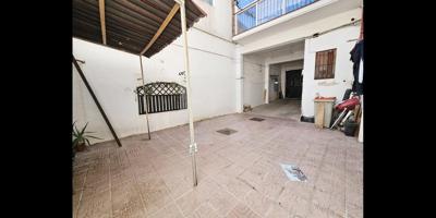 LOCAL CON GARAJE EN BARRIO LUCERO photo 0