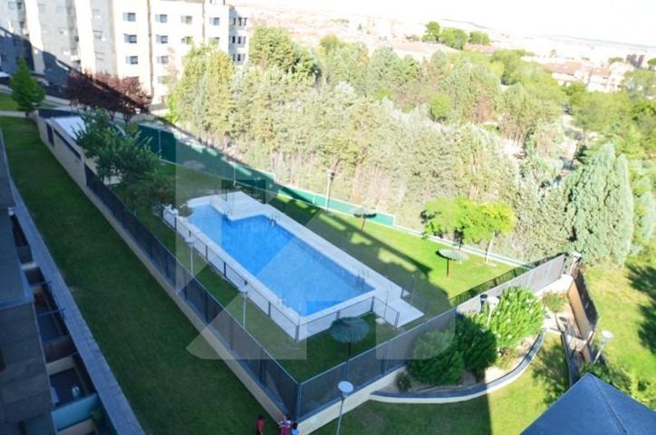 Precioso Atico de 2 habitaciones con gran terraza, garaje y piscina comunitaria photo 0