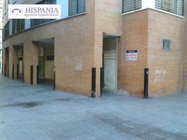 Amplio local de 125 m2 en C-Barbate, magnífica fachada, con muchas posibilidades cualquier actividad photo 0