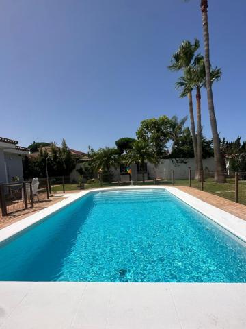 Exclusiva Villa de Lujo en Santi Petri, La Barrosa: Tu Refugio de Tranquilidad con Piscina y Jardín photo 0