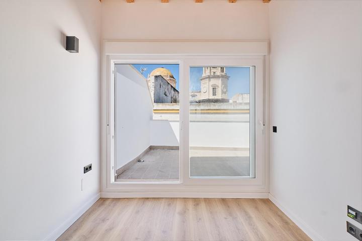 Oportunidad ático recién rehabitado con ascensor y terraza junto a la Catedral photo 0