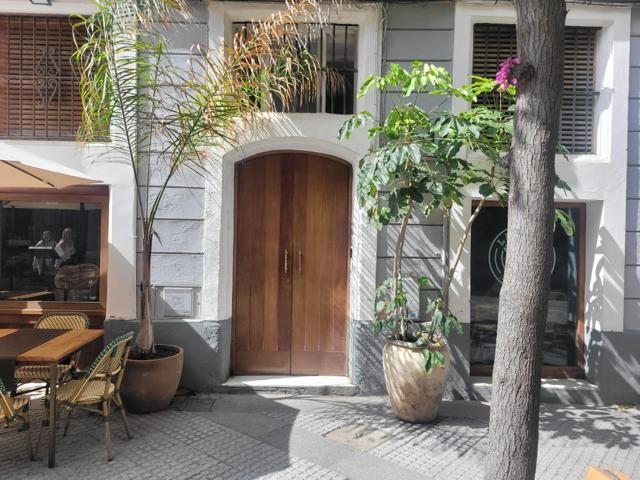 ¡Oportunidad única en pleno casco histórico! Vivienda amplia y luminosa para reformar a tu gusto photo 0