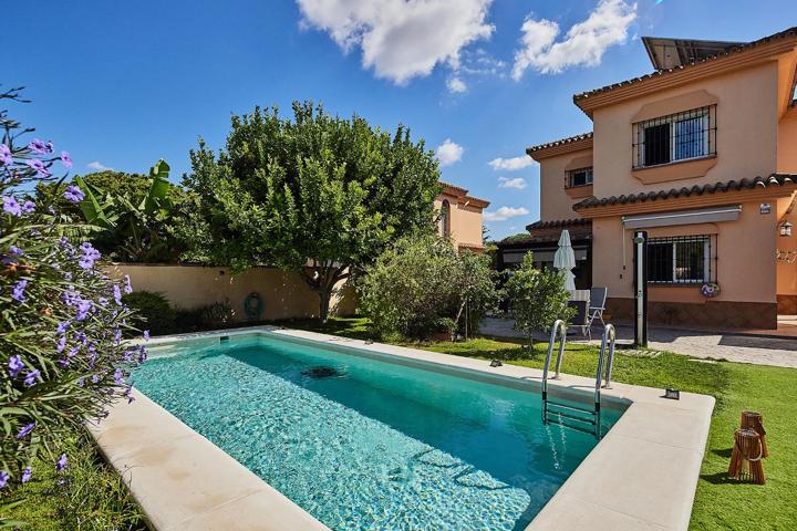 Chalet urbano en Chiclana de la Frontera photo 0