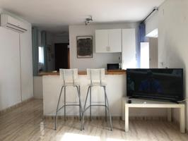 ESTUDIO ÁTICO EN ALQUILER PARA TODO EL AÑO EN EL CENTRO photo 0