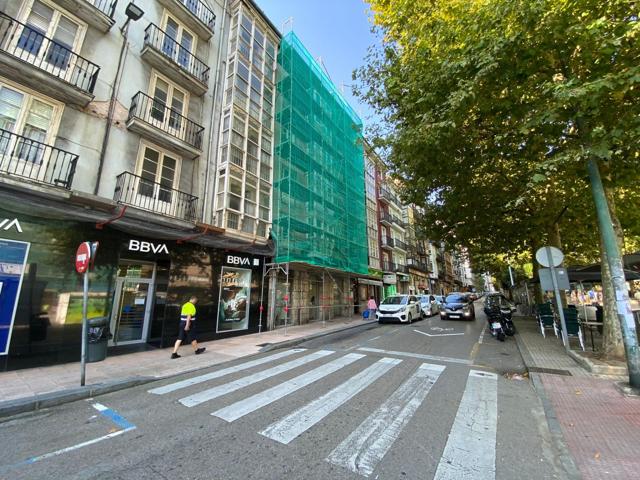 Oficina En venta en Centro, Santander photo 0