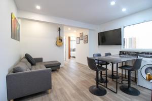 VIVIENDA REFORMADA A ESTRENAR EN CALLE BENIDORM photo 0