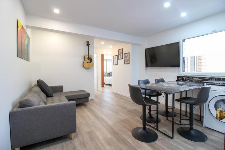 VIVIENDA REFORMADA A ESTRENAR EN CALLE BENIDORM photo 0