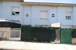 CHALET ADOSADO EN POLANCO photo 0
