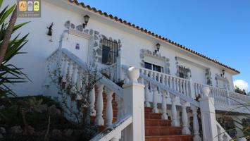 CHALET EN EL PUEBLO DE ALTEA photo 0