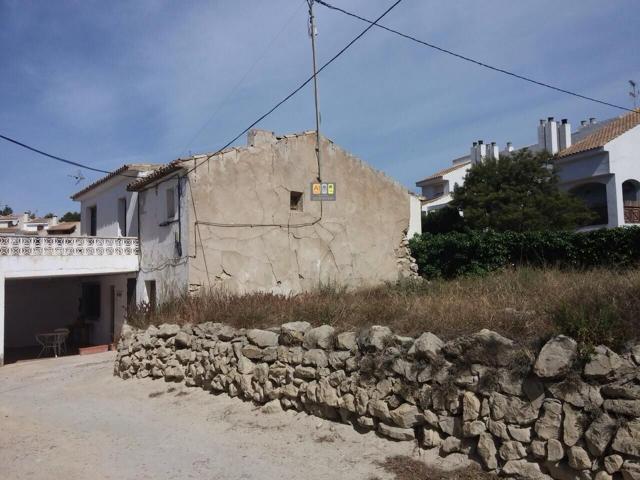 CASA EN RUINAS CON TERRENO EN ALTEA photo 0