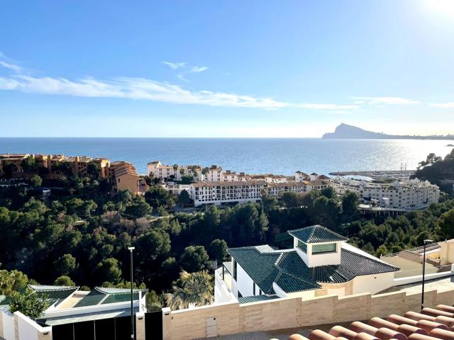 Ático Dúplex con Impresionantes Vistas al Mar y la Montaña photo 0