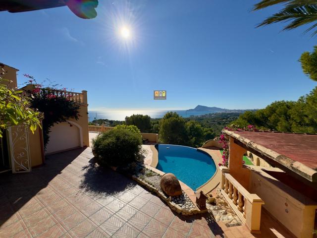Chalet de Lujo en La Galera, Altea · Vistas Panorámicas al Mar y Montaña · Piscina y Zonas Chill-Out photo 0