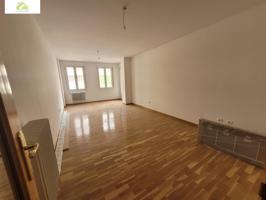 PISO EN VENTA EN ZONA CANDELARIA CON 5 HABITACIONES Y 2 BAÑOS photo 0