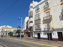 A la venta piso en calle Real en finca emblemática photo 0