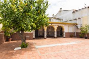 Una casa con alma, espacio y mil posibilidades en pleno corazón de Guadalcacín photo 0
