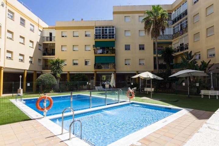 Luminoso apartamento con terraza acristalada a 800 m de la playa photo 0