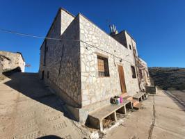 SE VENDE 2 VIVIENDAS CON 7 HABITACIONES Y 2 BAÑOS EN EL PARQUE DE SIERRA NEVADA photo 0